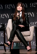 Leggy Anne Hathaway At A Screening Of The Idea Of You At Ny In New