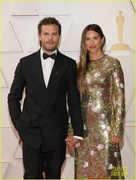 jamie-dornan-amelia-warner-oscasr-2022-01.jpg