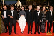 kristen-stewart-crimes-of-the-future-cannes-premiere-24.jpg