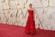 kirsten-dunst-jesse-plemons-couple-up-oscars-2022-09.jpg