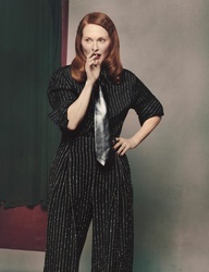 Julianne Moore - Page 2 MEVRAMV_t