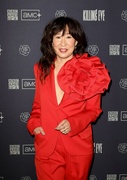 jodie-comer-sandra-oh-killing-eve-photo-call-17.jpg