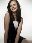 Alexis Bledel MEUB3Q8_t