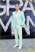 chris-evans-ana-de-armas-ryan-gosling-gray-man-premiere-13.jpg