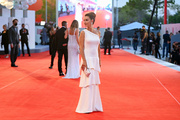 Penelope+Cruz+Competencia+Oficial+Red+Carpet+rWyH7ze6easx.jpg