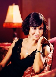 Catherine Bell - Page 2 MET7ASU_t