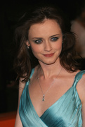 Alexis Bledel MEUB3QY_t