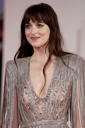 Dakota+Johnson+Lost+Daughter+Red+Carpet+78th+g0-xZXC9u74x.jpg