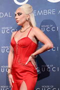 Lady+Gaga+House+Gucci+Italian+Premiere+Photocall+GVFlTfaGv1Mx.jpg