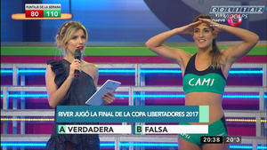 Laurita.Fernandez.Vestido.Negro.Tajo.Descuido.Combate.1080P-Colitaz.29.jpeg
