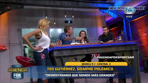 Alina.Moine.Agenda.Fox.Sports.Jeans..Top.Blanco.1080P-ColitazTV.45.jpeg