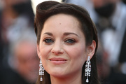 Marion+Cotillard+De+Son+Vivant+Peaceful+Red+k1NATuPnrYUx.jpg