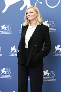 Kirsten+Dunst+Power+Dog+Photocall+78th+Venice+dzZXGn0-SXlx.jpg