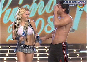 Evangelina.Aderson.Bailando.2008.Pollerita.Remera.Mojada.SD.60FPS-Colitaz.169.jpeg
