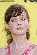 Alexis Bledel MEUB3NR_t