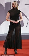 47763493-9978919-Wow_on_Friday_Jodie_Comer_28_attended_The_Last_Duel_screening_at-m-22_1631303560368.jpg