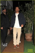 orlando-bloom-all-smiles-during-night-out-with-friends-santa-monica-11.jpg