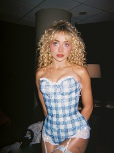 Sabrina Carpenter (20).jpg