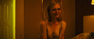 Elle Fanning nude (19).jpeg