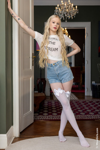 [Image: ME1BR0W8_t.jpg]