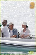 katy-perry-orlando-bloom-boat-ride-friends-in-south-of-france-17.jpg