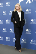 Kirsten+Dunst+Power+Dog+Photocall+78th+Venice+yqOezYMpsyOx.jpg