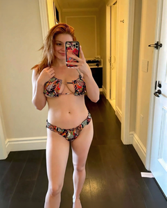 Ariel Winter (11).png
