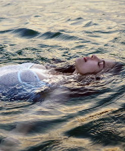 Margaret Qualley nude (13).jpeg