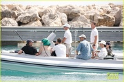 katy-perry-orlando-bloom-boat-ride-friends-in-south-of-france-48.jpg