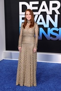 Julianne+Moore+Dear+Evan+Hansen+Los+Angeles+-kd2uJoUdbsx.jpg
