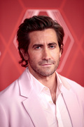 Jake+Gyllenhaal+74th+Annual+Tony+Awards+Arrivals+UkAOUL-9ZcUx.jpg