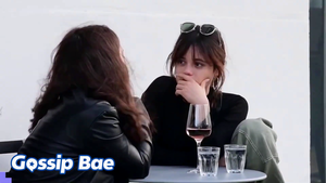 Jenna Ortega and Gideon Adlon spotted in Notting Hill in London  (May 24, 2023).mp4_000002600.png