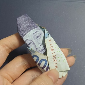 zu9MDVBV.jpg