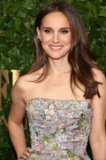 natalie-portman-at-gotham-awards-in-new-york-11-27-2023-4.jpg