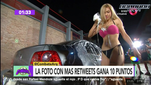 Soso.Mirabelli.y.Rubia.Lavando.Auto.Combate.1080P-Colitaz.29.jpeg
