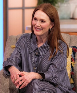 Julianne Moore - Page 2 MEWVXHF_t