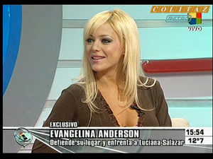 Evangelina.Anderson.Pollerita.Vueltita.Intrusos.2006.SD.HQ.60FPS.No.Audio-Colitaz.111.jpeg