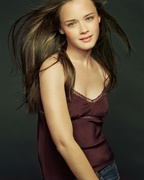 Alexis Bledel MEUB3VM_t