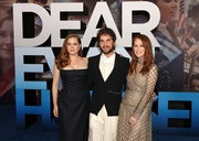 Amy+Adams+Dear+Evan+Hansen+Los+Angeles+Premiere+ImdPMLeS-dsx.jpg