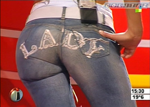 Nazarena.Velez.Jeans.Ajustados.Lady.Vueltita.Intrusos.SD.HQ-ColitazTV.57.jpeg