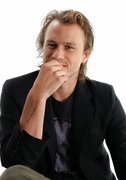 Хит Леджер (Heath Ledger) TIFF Portrait Session 2006 (15xHQ) ME102JF_t