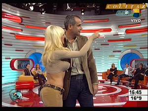 Evangelina.Anderson.Pantalon.Ajustado.Beige.Vueltita.Intrusos..No.Audio.SD.HQ.60FPS-Colitaz.40.jpeg