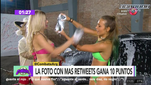 Soso.Mirabelli.y.Rubia.Lavando.Auto.Combate.1080P-Colitaz.32.jpeg