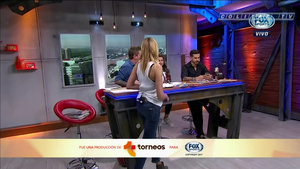 Alina.Moine.Agenda.Fox.Sports.Jeans..Top.Blanco.1080P-ColitazTV.65.jpeg