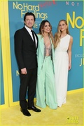 jennifer-lawrence-andrew-barth-feldman-nyc-no-hard-feelings-pics-29.jpg