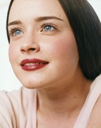 Alexis Bledel MEUB3XM_t