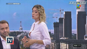 Carolina.Losada.Pantalon.Ajustado.Camisa.Abierta.AN.1080P-Colitaz.60.jpeg