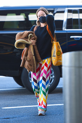 Olivia Wilde - Arriving to JFK Airport in New York 10/31/2021