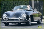 chris-pine-scruffy-picking-up-coffee-05.jpg