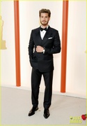 andrew-garfield-oscars-red-carpet-2023-04.jpg